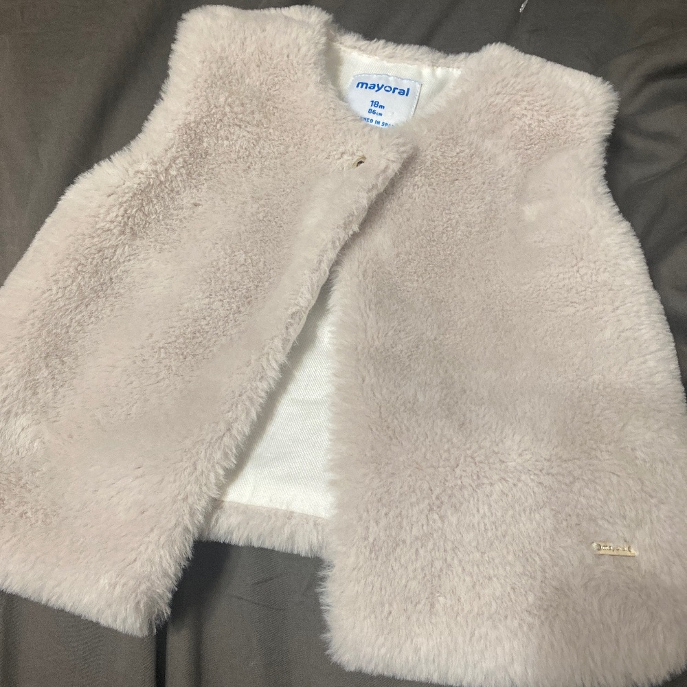 Mayoral faux fur vest size 18 months